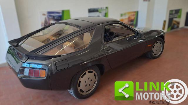 PORSCHE 928 S