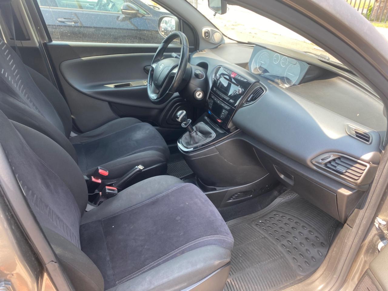 Lancia Ypsilon Oro