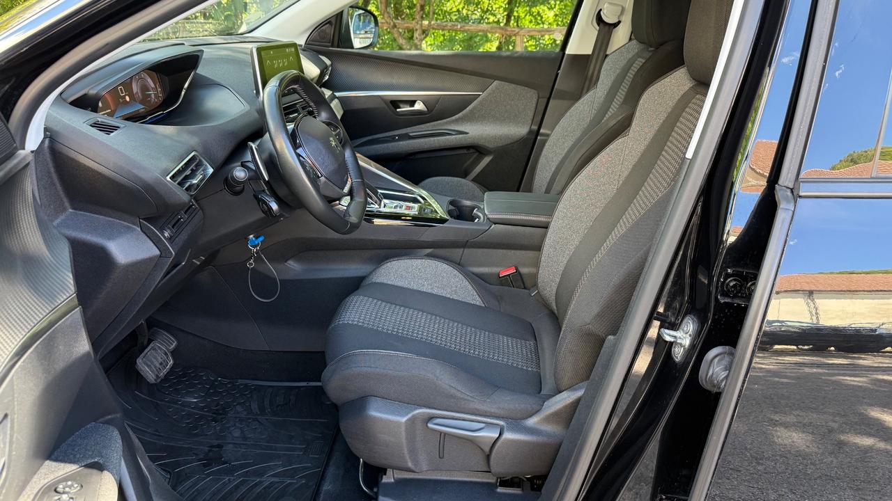 Peugeot 3008 BlueHDi 130 S&S EAT8 Allure