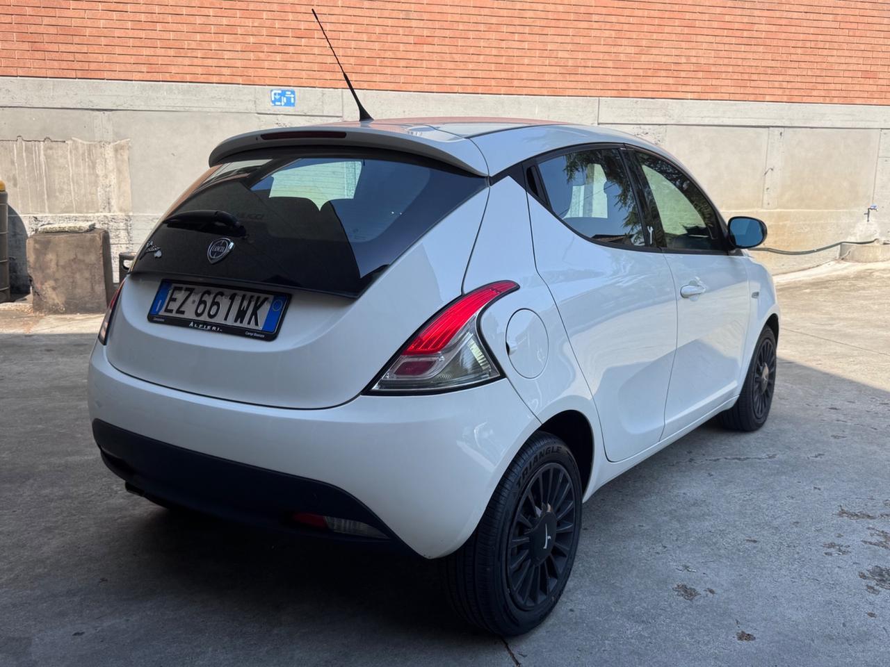 Lancia Ypsilon 1.2 69 CV 5 porte GPL Ecochic Gold