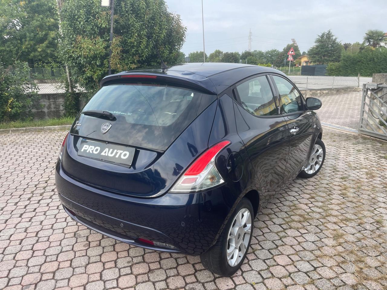 Lancia Ypsilon 1.2 69 CV 5 porte Platinum