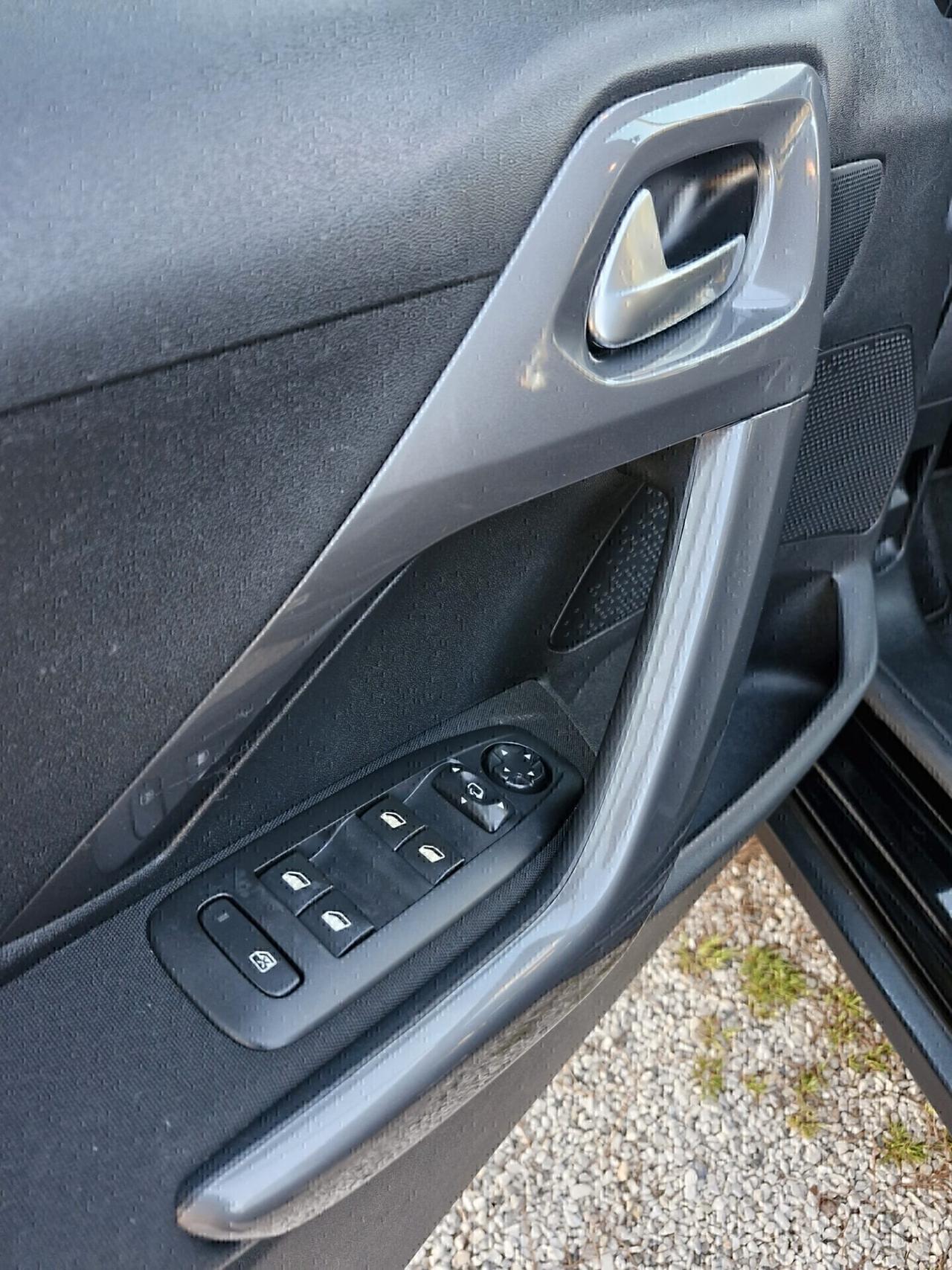 Peugeot 2008 1.2 49000KM-Cinghia Nuova-12/2019