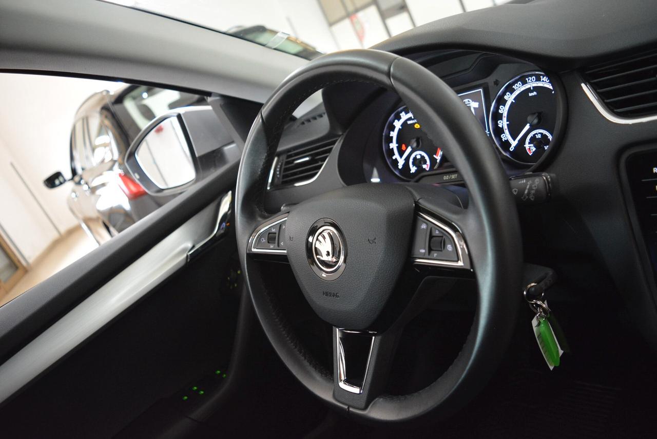 Skoda Octavia 1.6 TDI SCR 115 CV Wagon Executive DAB Navi