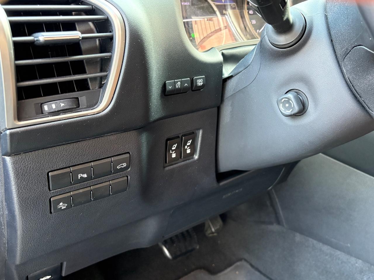 Lexus NX 300h Hybrid 4WD Luxury FULL OPTIONAL