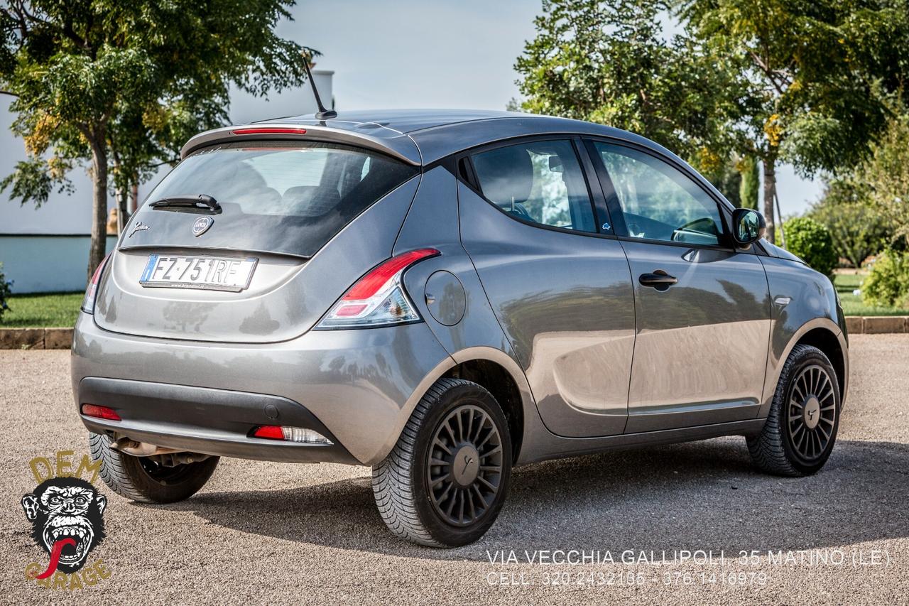 Lancia Ypsilon 1.2 69 CV 5 porte GPL Ecochic Elefantino Blu