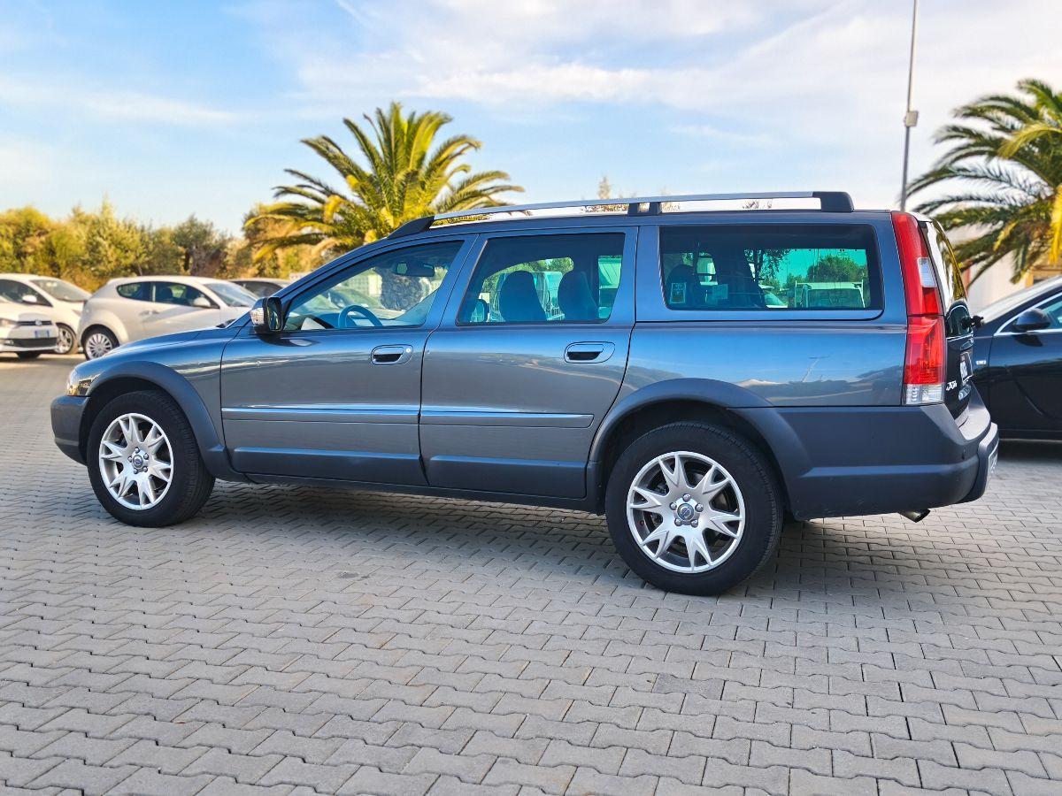 VOLVO XC70 2.4 D5 20V AWD Summum Solo 130.000km