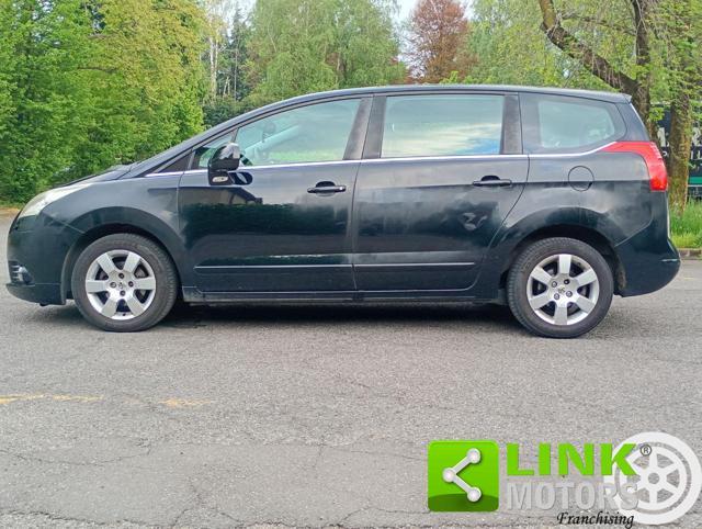 PEUGEOT 5008 1.6 HDi 110CV Tecno