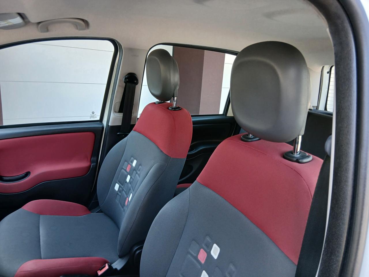 Fiat Panda 1.3 MJT 95 CV S&S Easy + gancio a € 169 mese