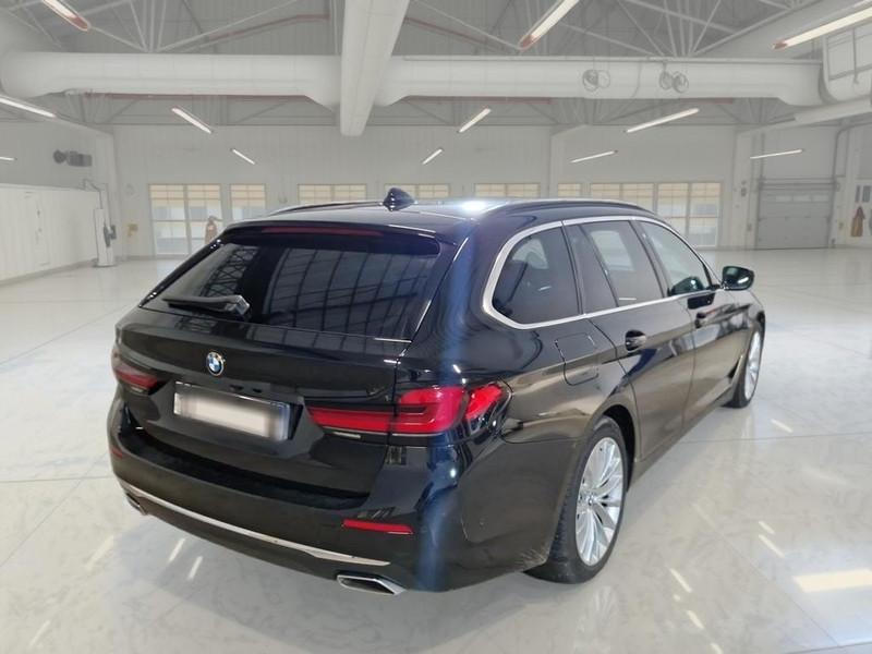 BMW 518 48V LUXURY TOURING AUTO 5 PORTE STATION WAGON