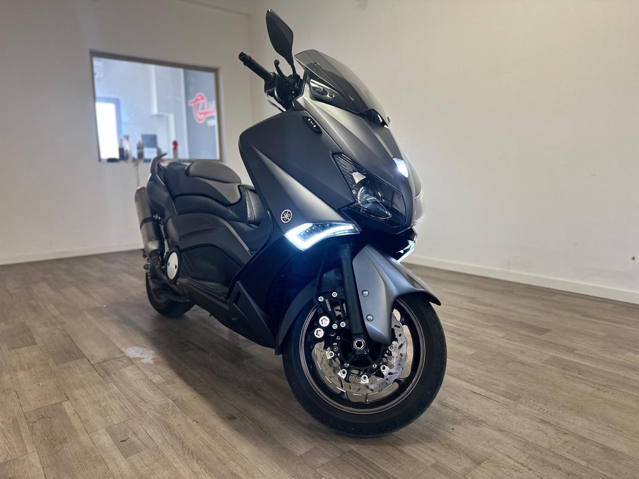 Yamaha TMAX 530 Iron Max SCARICO AKRAPOVIC
