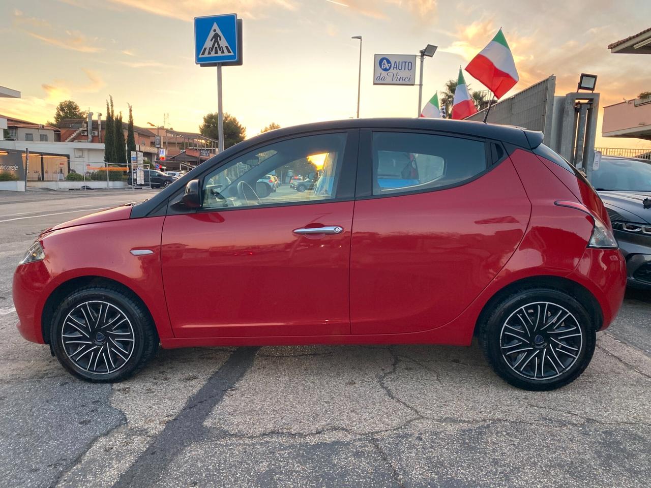 LANCIA Ypsilon B-Color 1.0 hybrid GOLD RadioAPP