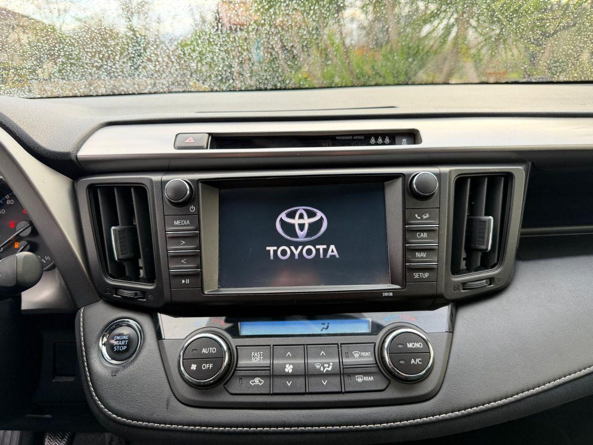 TOYOTA - RAV4 - 2.0 D-4D 2WD Business