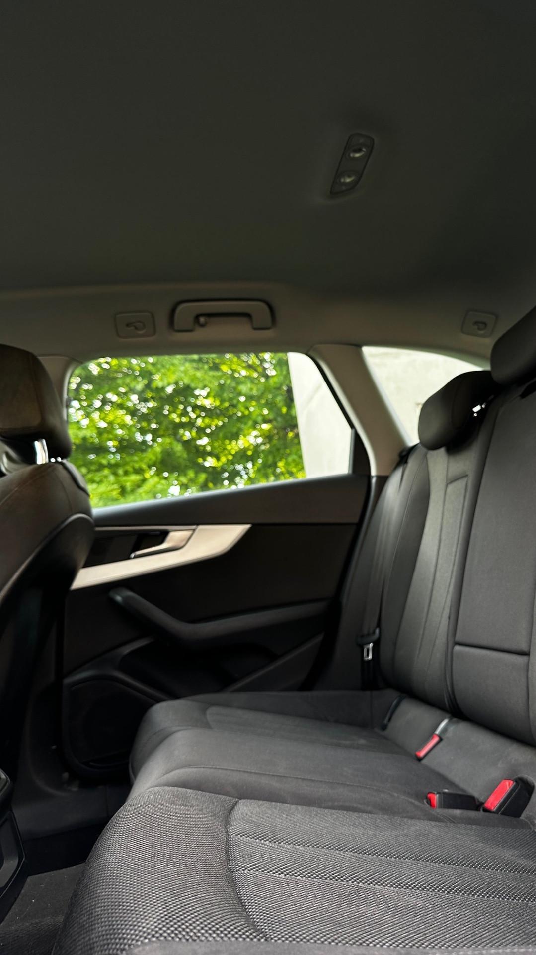 Audi A4 2.0 TDI 122 CV S tronic Business Sport