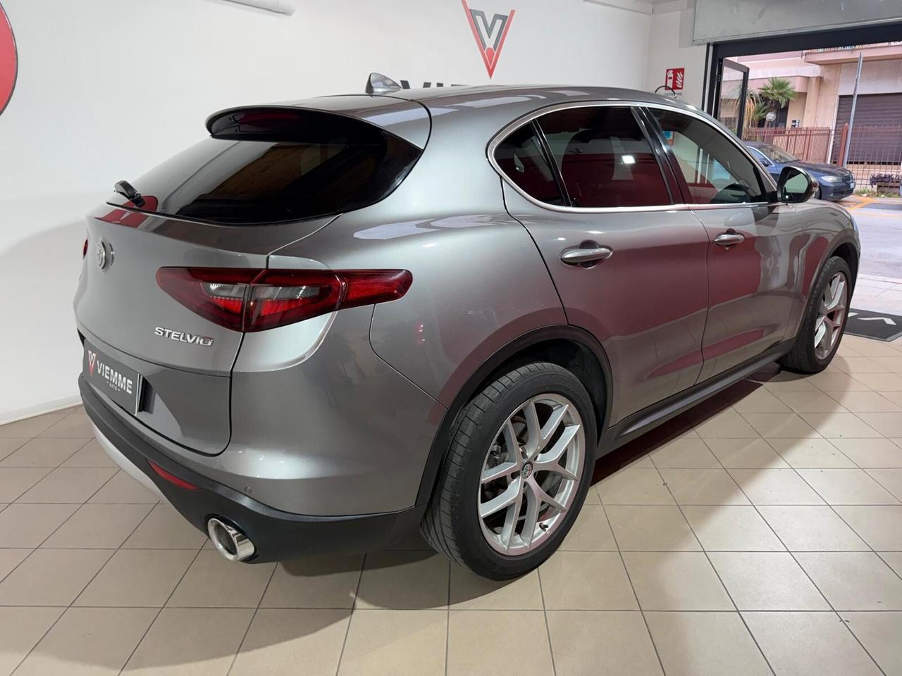Alfa Romeo Stelvio 2.2 Turbodiesel 210 CV AT8 Q4 Super