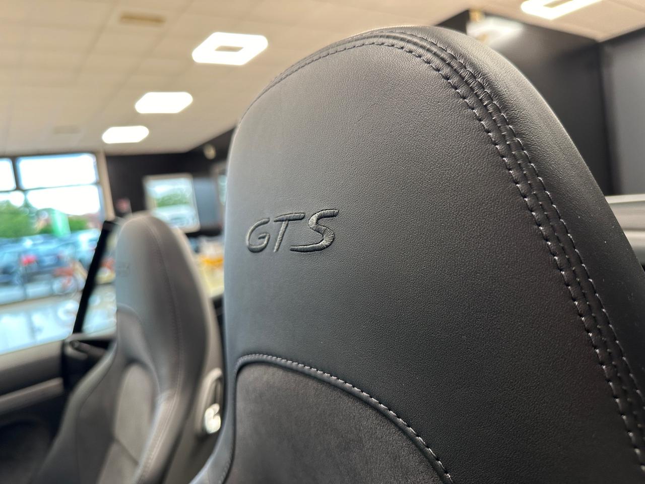 Porsche 911 Cabrio 3.0 Carrera 4 GTS auto