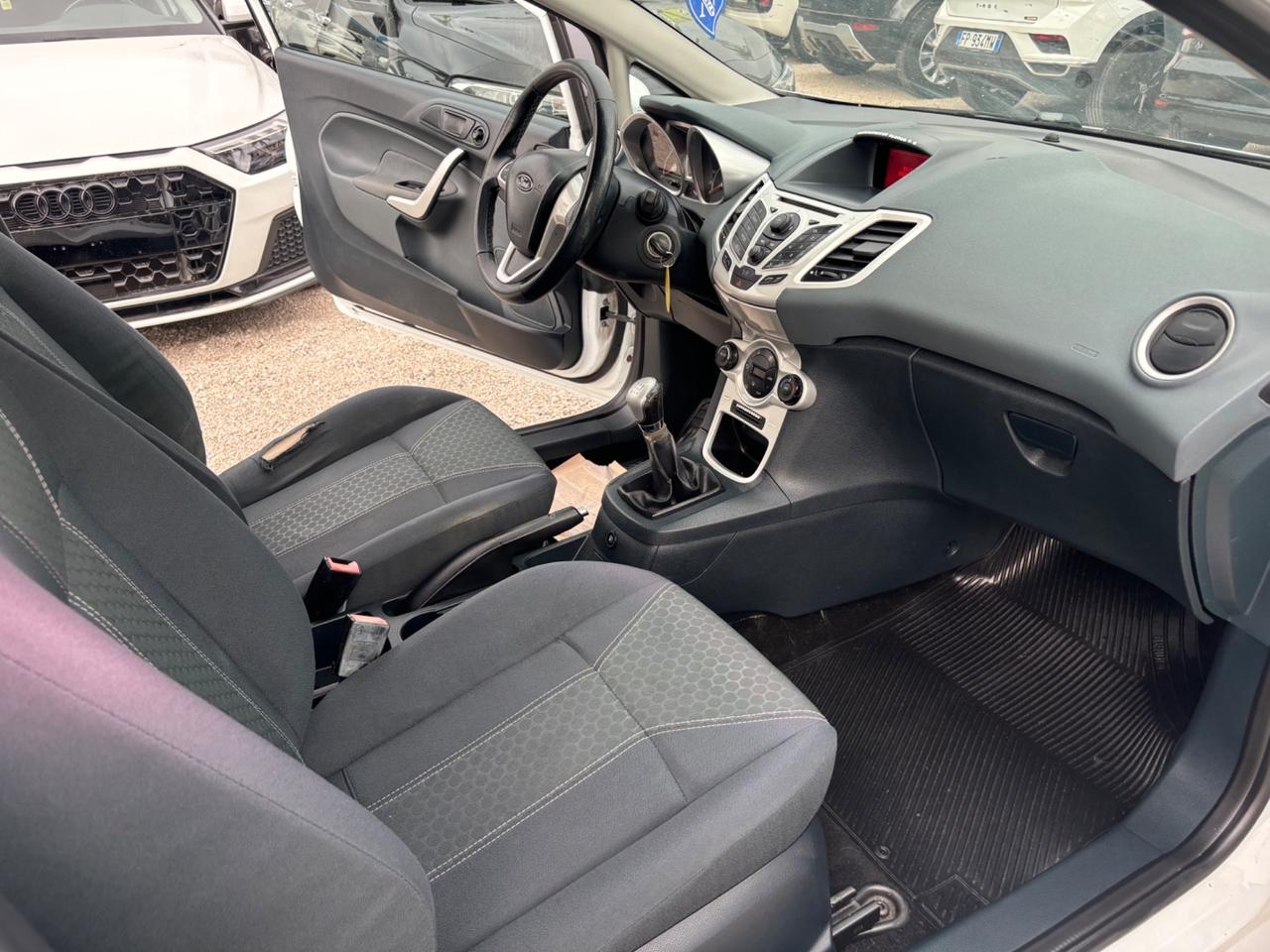 FORD FIESTA 1.4 GPL TITANIUM 3 PORTE OK NEOPATENTATI