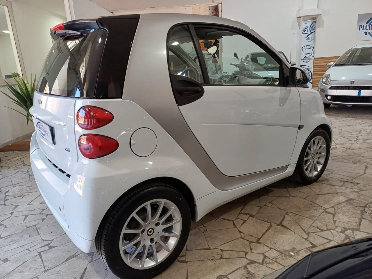 Smart ForTwo 800 cdi DIESEL - 2011