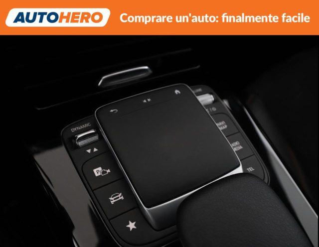 MERCEDES-BENZ CLA 200 Automatic Premium