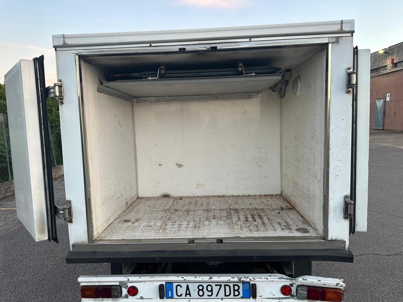 Toyota Hilux 2.5 D-4D 2WD 2p. Cabinato