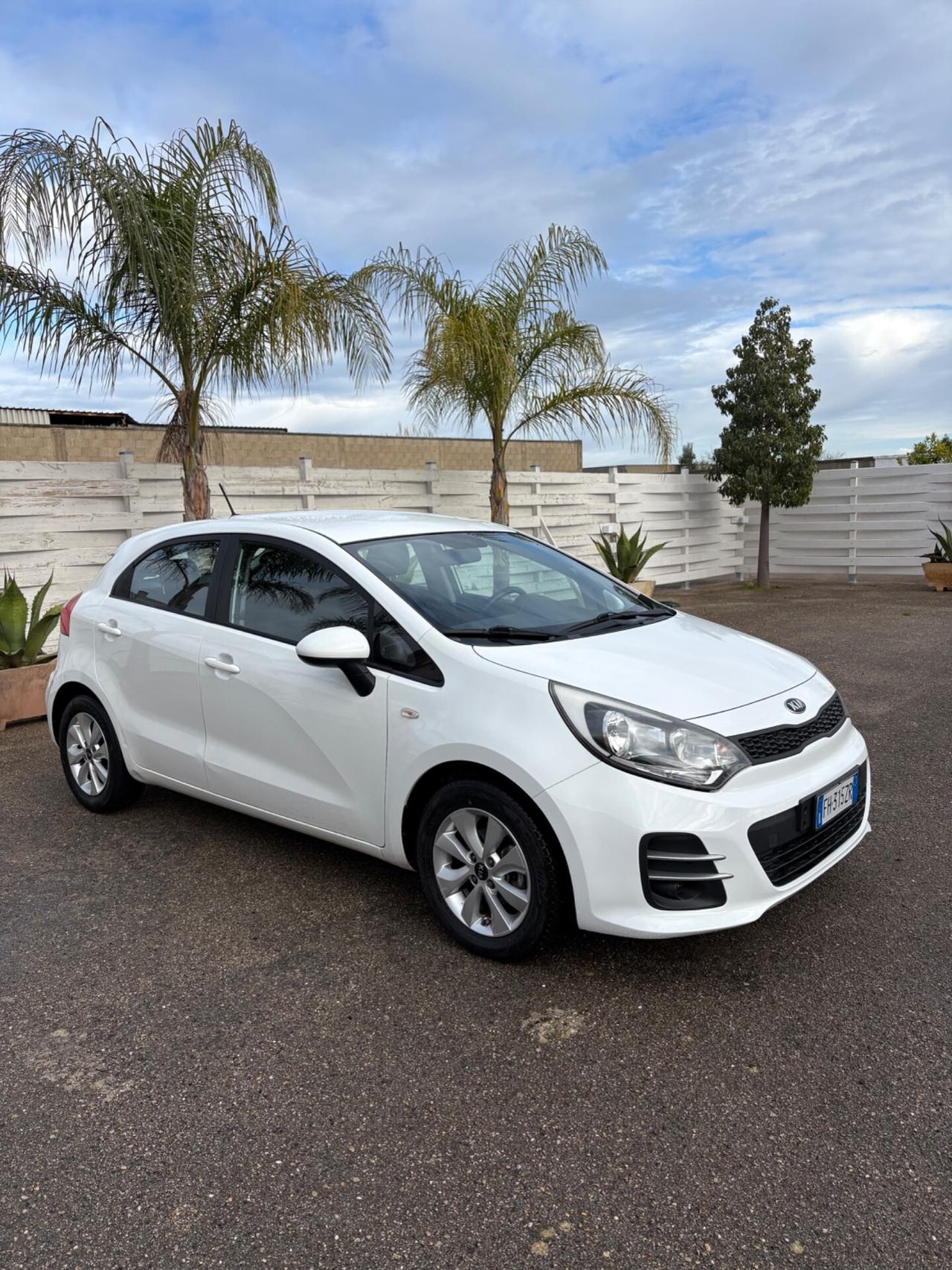 Kia Rio 1.1 diesel 5p. Navigazione