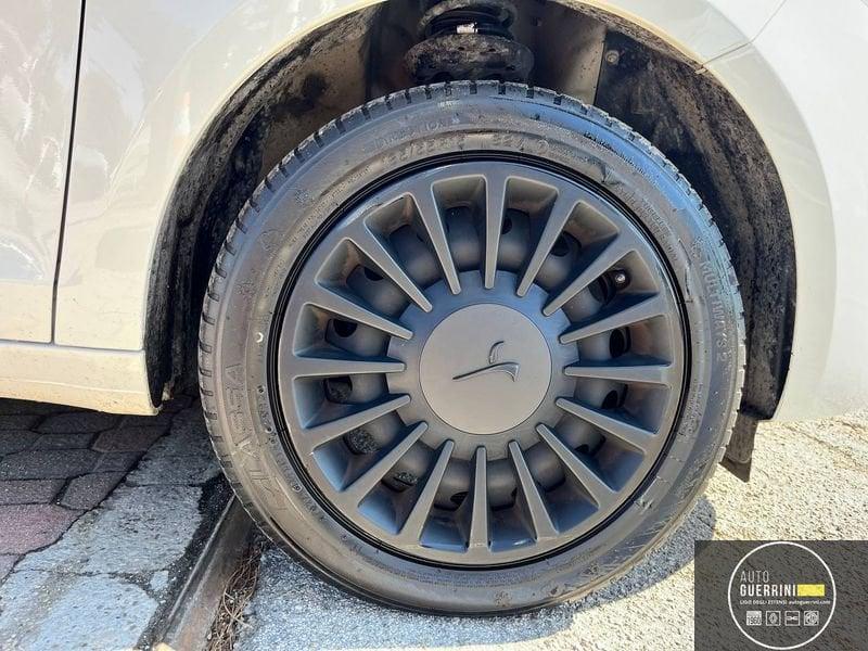 Lancia Ypsilon Ypsilon 1.0 FireFly 5 porte S&S Hybrid Ecochic Silver