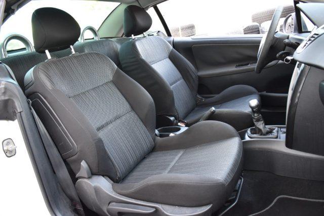 PEUGEOT 207 1.6 VTi 120CV CC Sweet Years