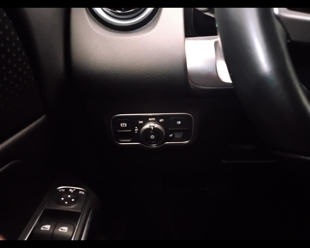 Mercedes-Benz GLB - X247 2023 - GLB 180 d Progressive Advanced auto