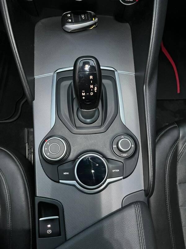 Alfa Romeo Giulia 2.2 t Super 180cv auto
