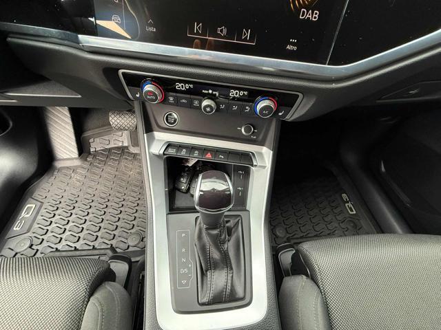 AUDI Q3 35 TFSI S line edition