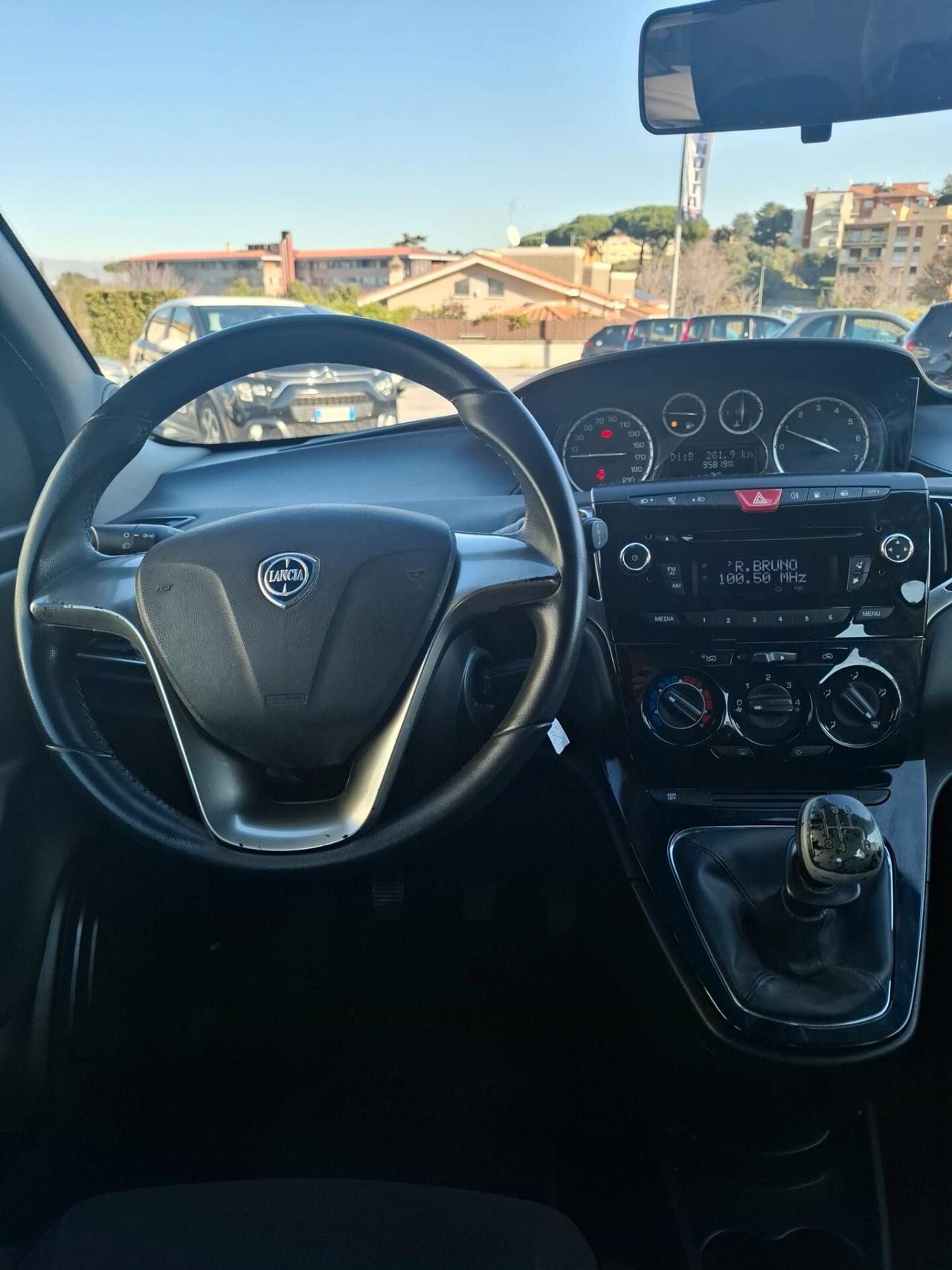 Lancia Ypsilon 1.2 69 CV GPL Ecochic Silver - 2012