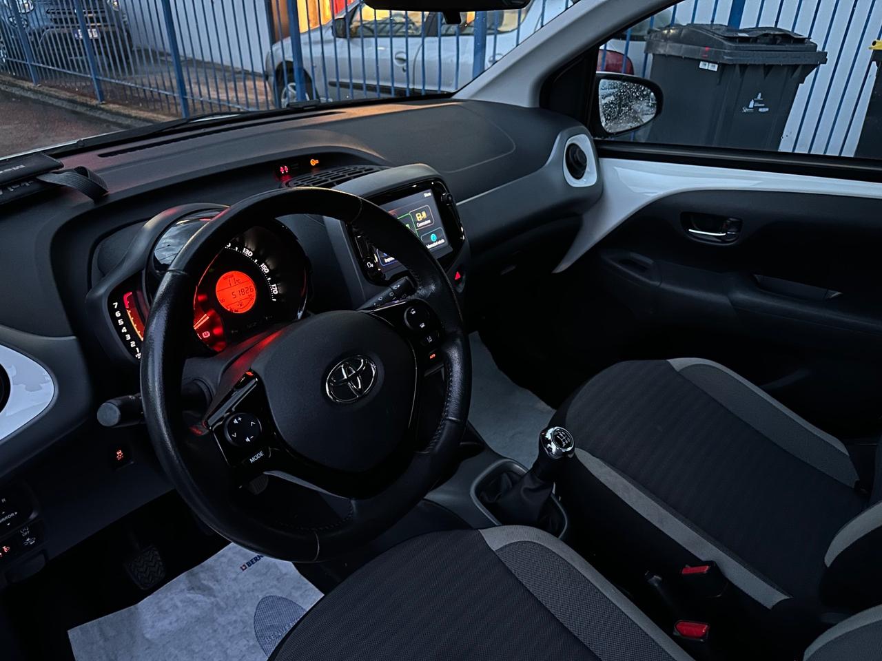 Toyota Aygo Connect 1.0 VVT-i 72 CV 5 porte x-cool