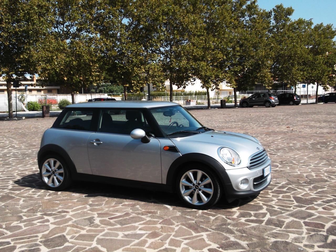 Mini Cooper D 1.6 Tdi Neopatentati 2010