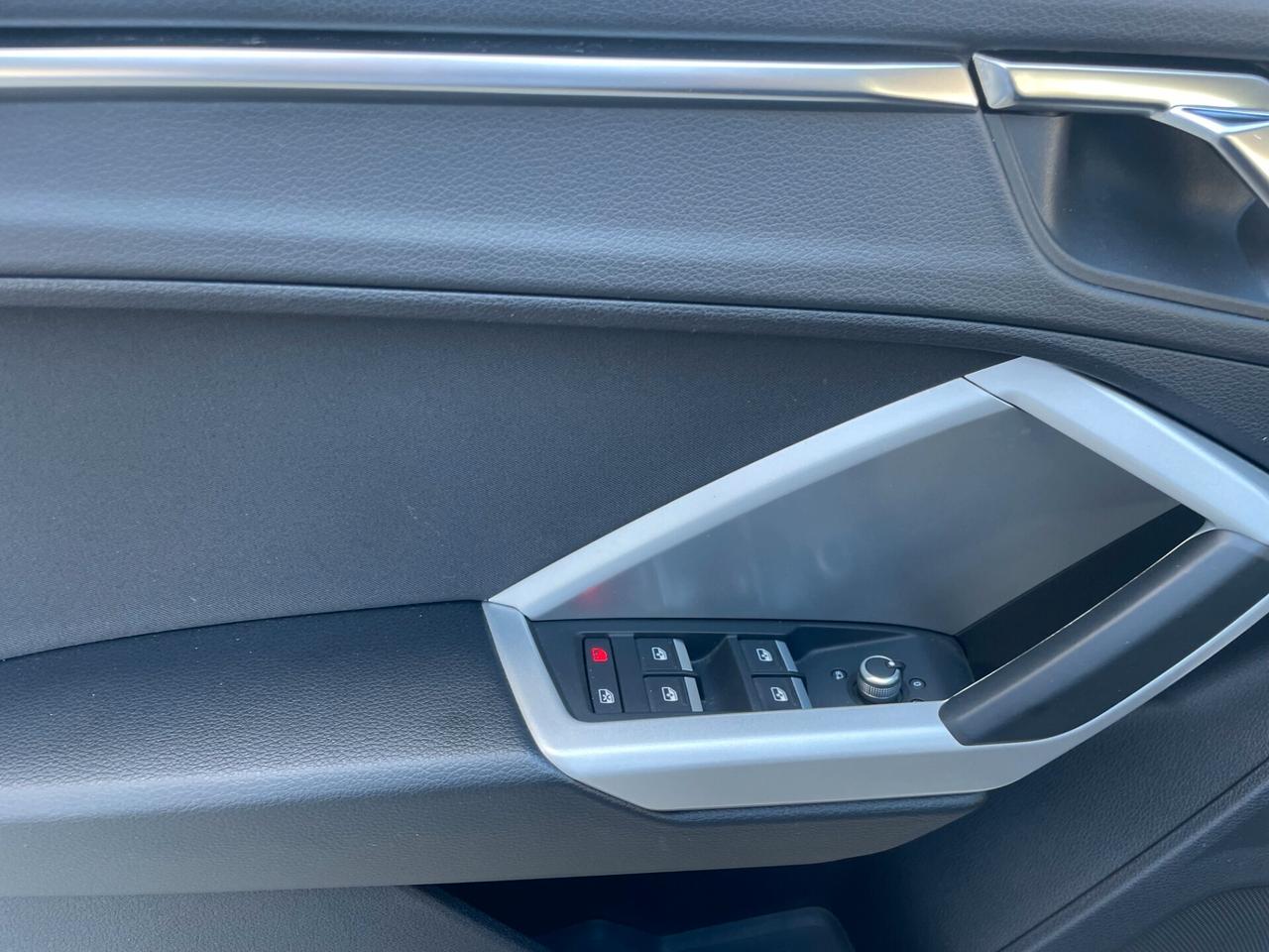 Audi Q3 35 TDI S tronic Business