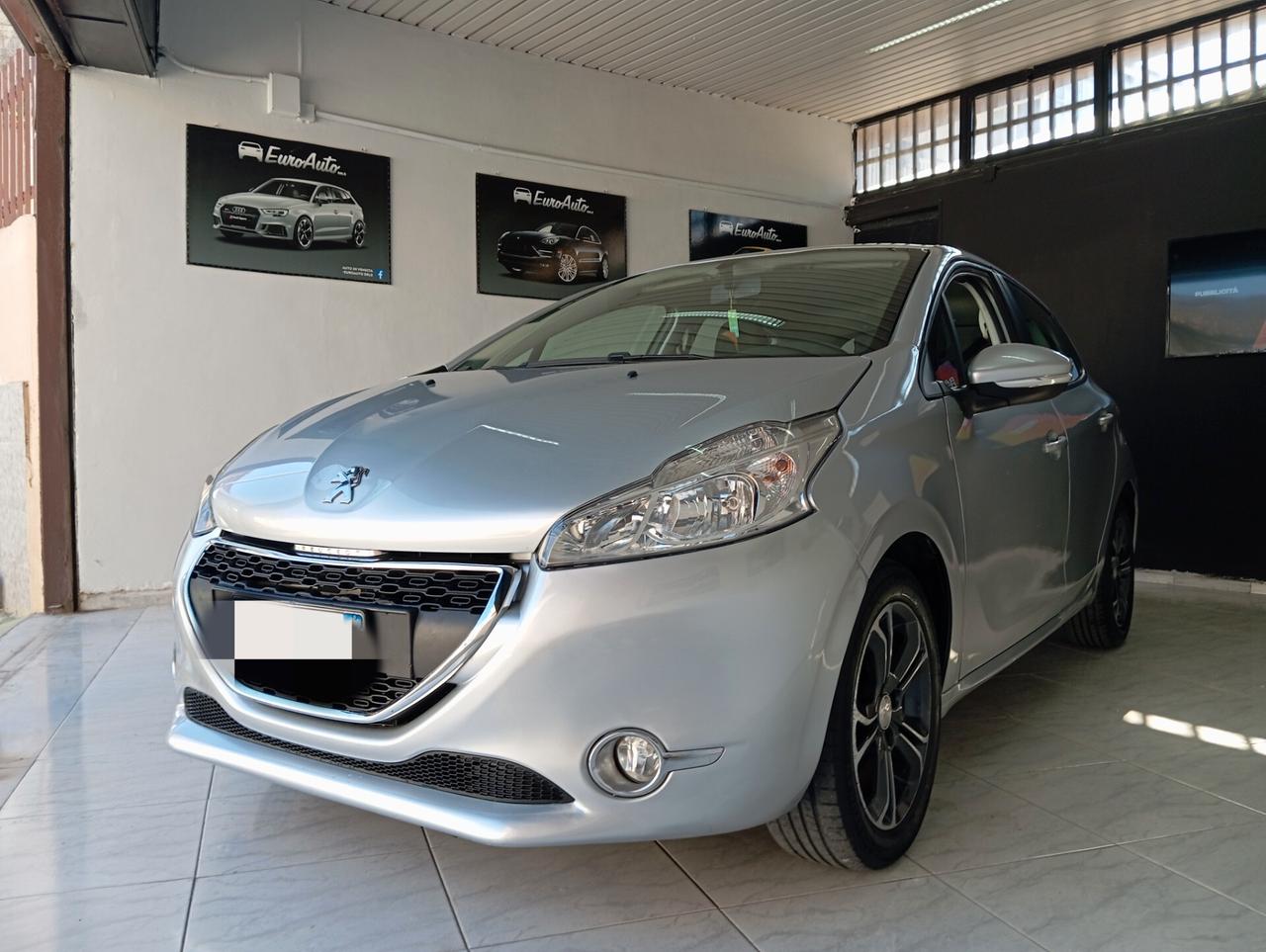 Peugeot 208 1.4 diesel 2015 CON GARANZIA