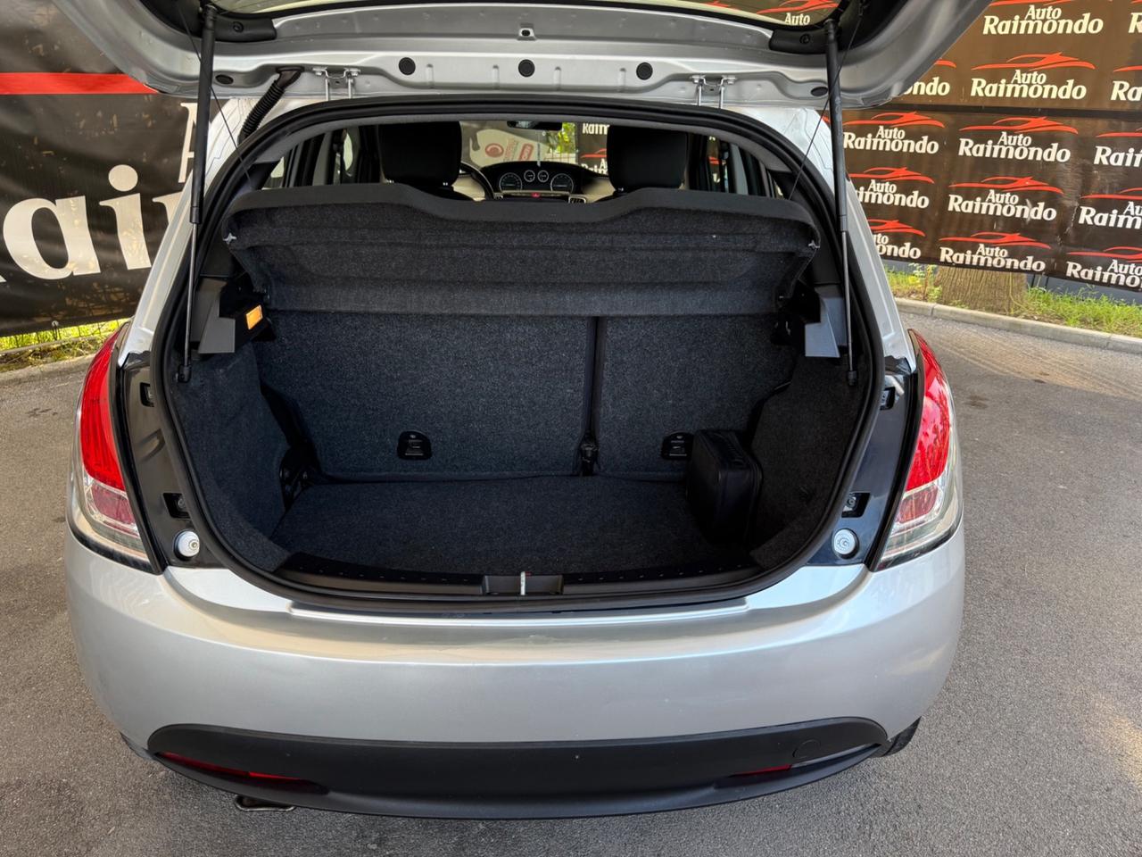 Lancia Ypsilon 1.2 GPL Platinum