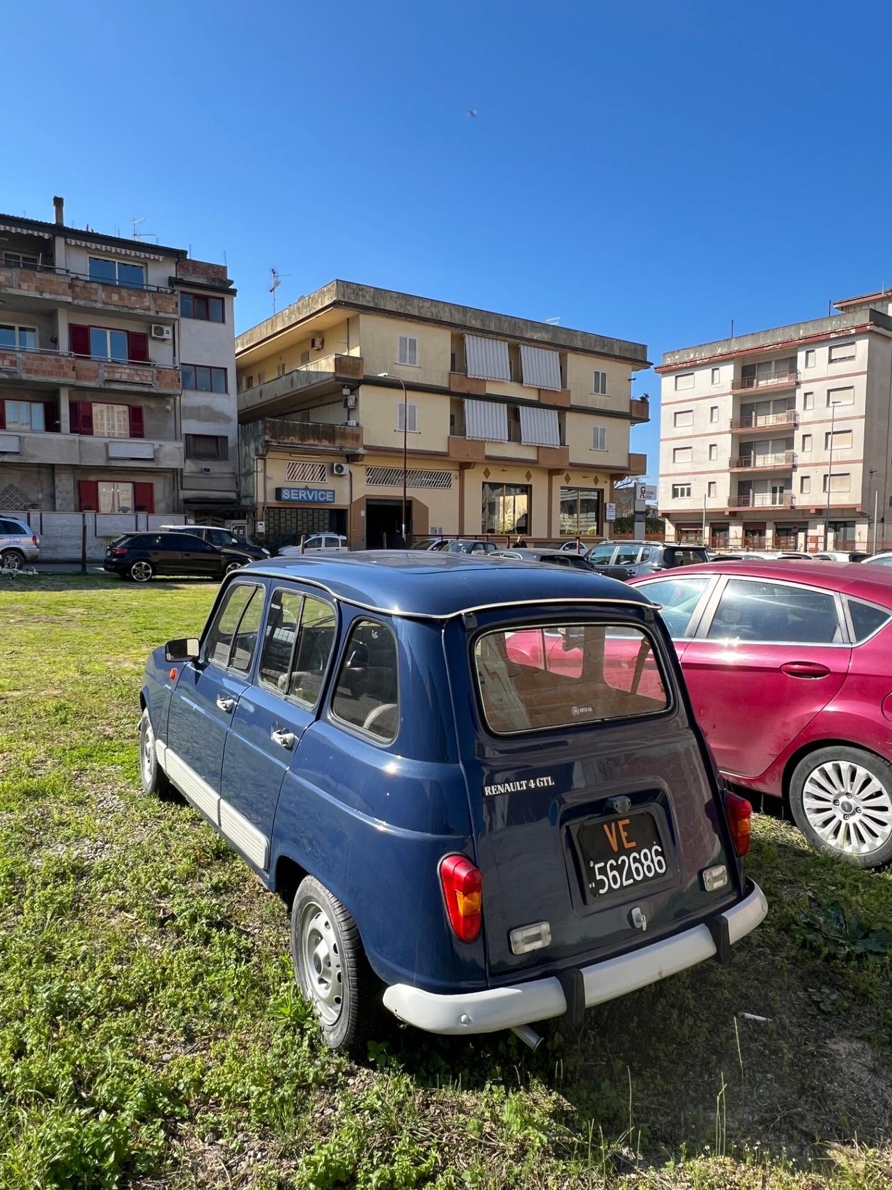 Renault 4