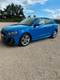 Audi A1 SPB 25 TFSI S line edition interno esterno luci ambient