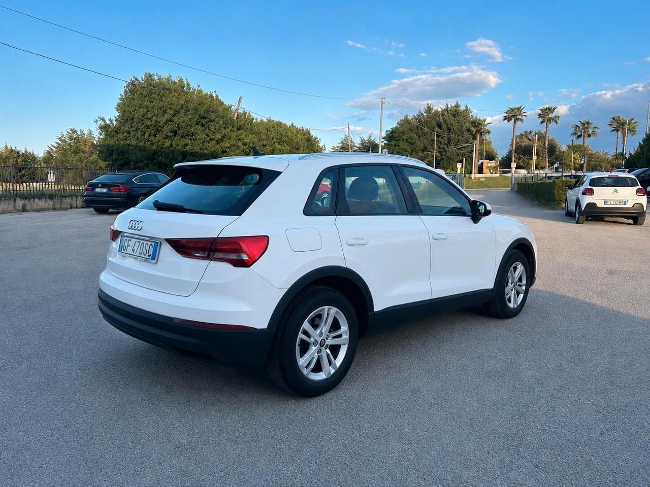 AUDI Q3 35 TDI S TRONIC BUSINESS