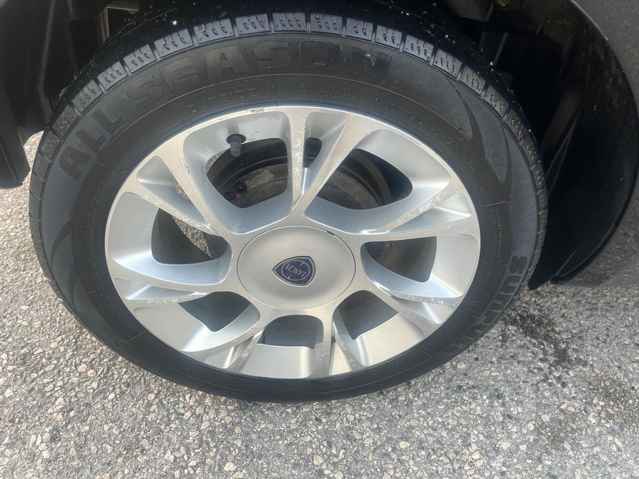 Lancia ypsilon-1.2 benz-full-11/2016