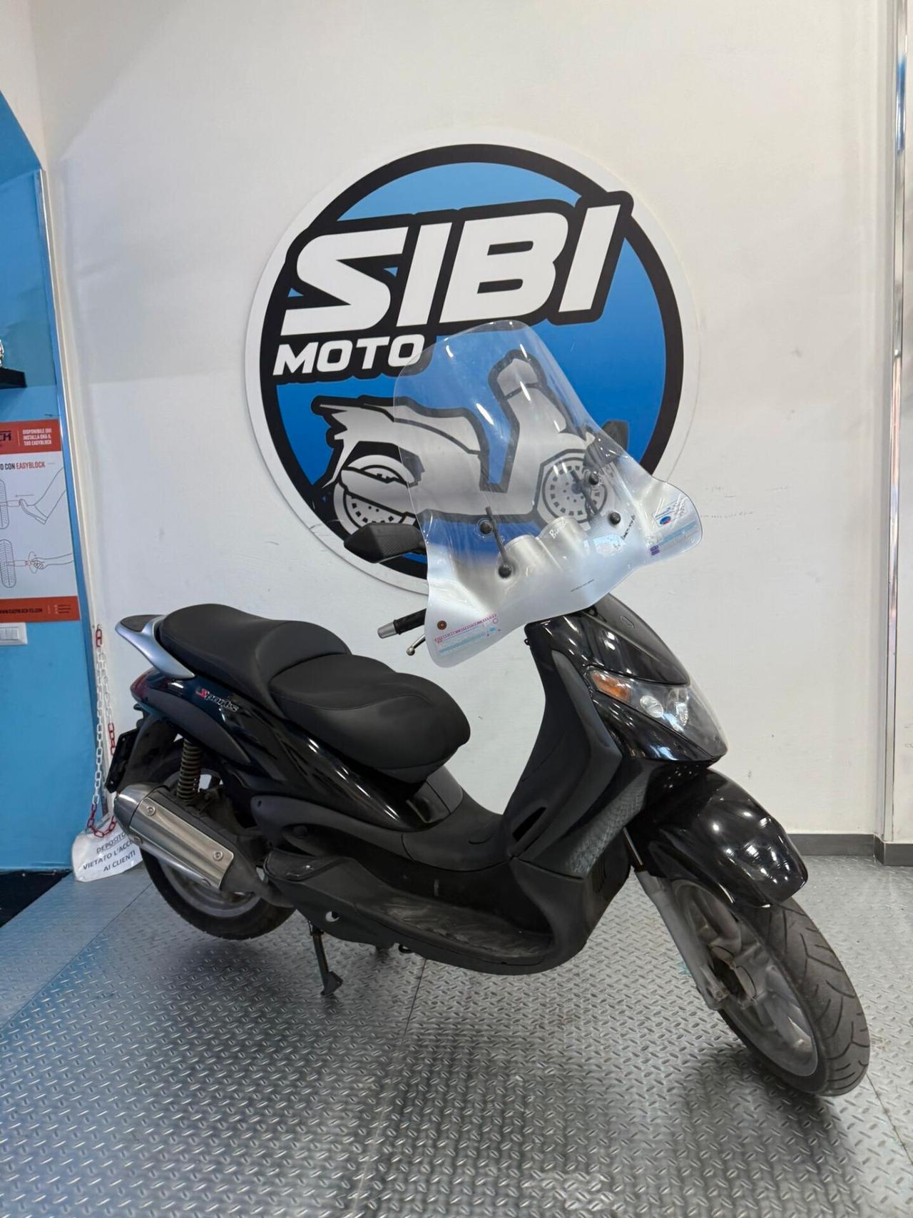 Piaggio Beverly 200