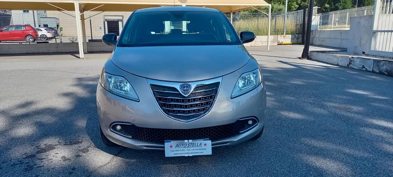 Lancia Ypsilon cc. 1.242 Benzina - GPL 5 Porte 5 Posti Modello Gold.