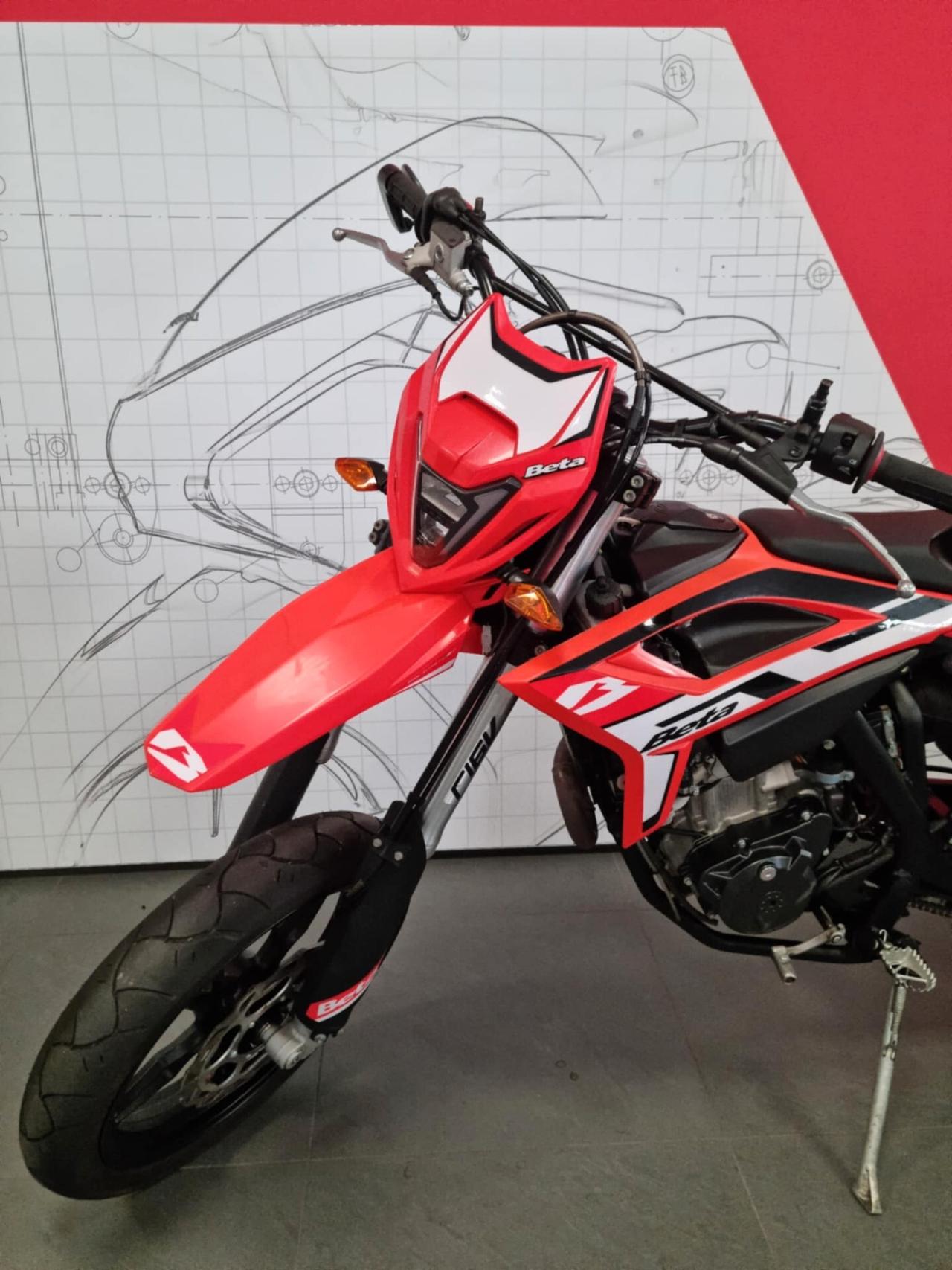 BETA RR 125 4 T- 2023- 8894 KM