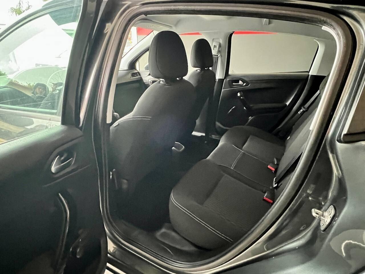 Peugeot 208 PureTech 82 5 porte Allure