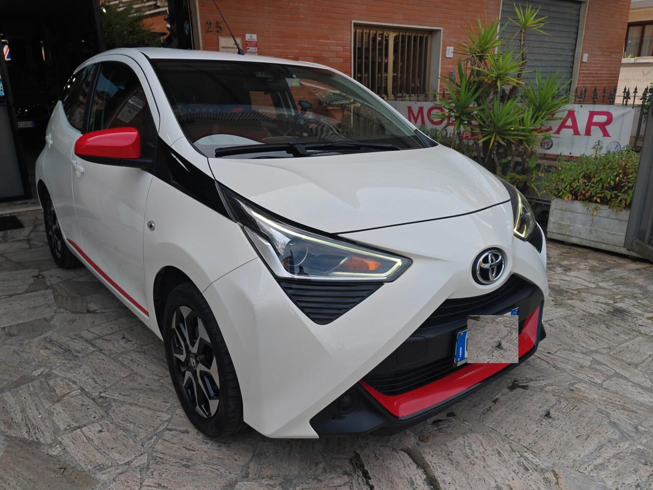Toyota Aygo Connect 1.0 VVT-i 72 CV 5 porte x-fun MMT