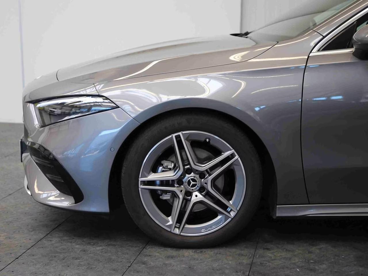 Mercedes-benz A 180 Automatic AMG Line Advanced Plus