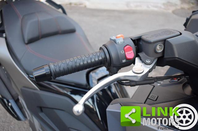 KYMCO AK 550 premium