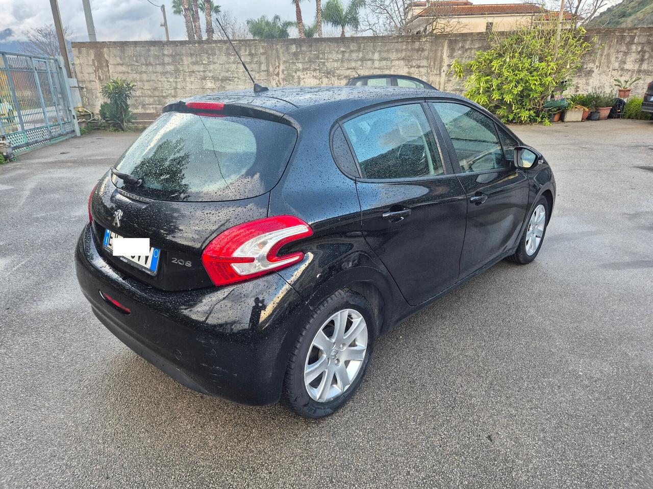 Peugeot 208 1.4 HDi 68 CV autocarro 4 posti