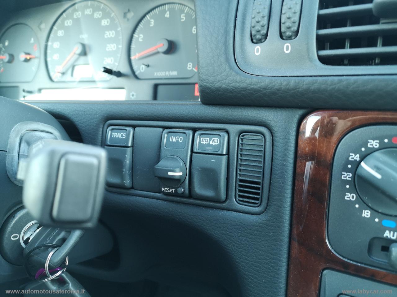 VOLVO V70 2.0I TURBO 20V CAT. T-5 AWD Optima RATE AUTO MOTO SCOOTER