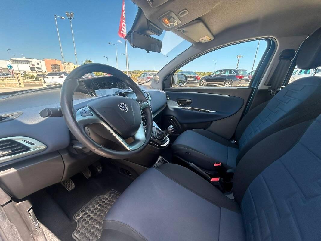 Lancia Ypsilon III 1.0 firefly hybrid Platino s&s 70cv