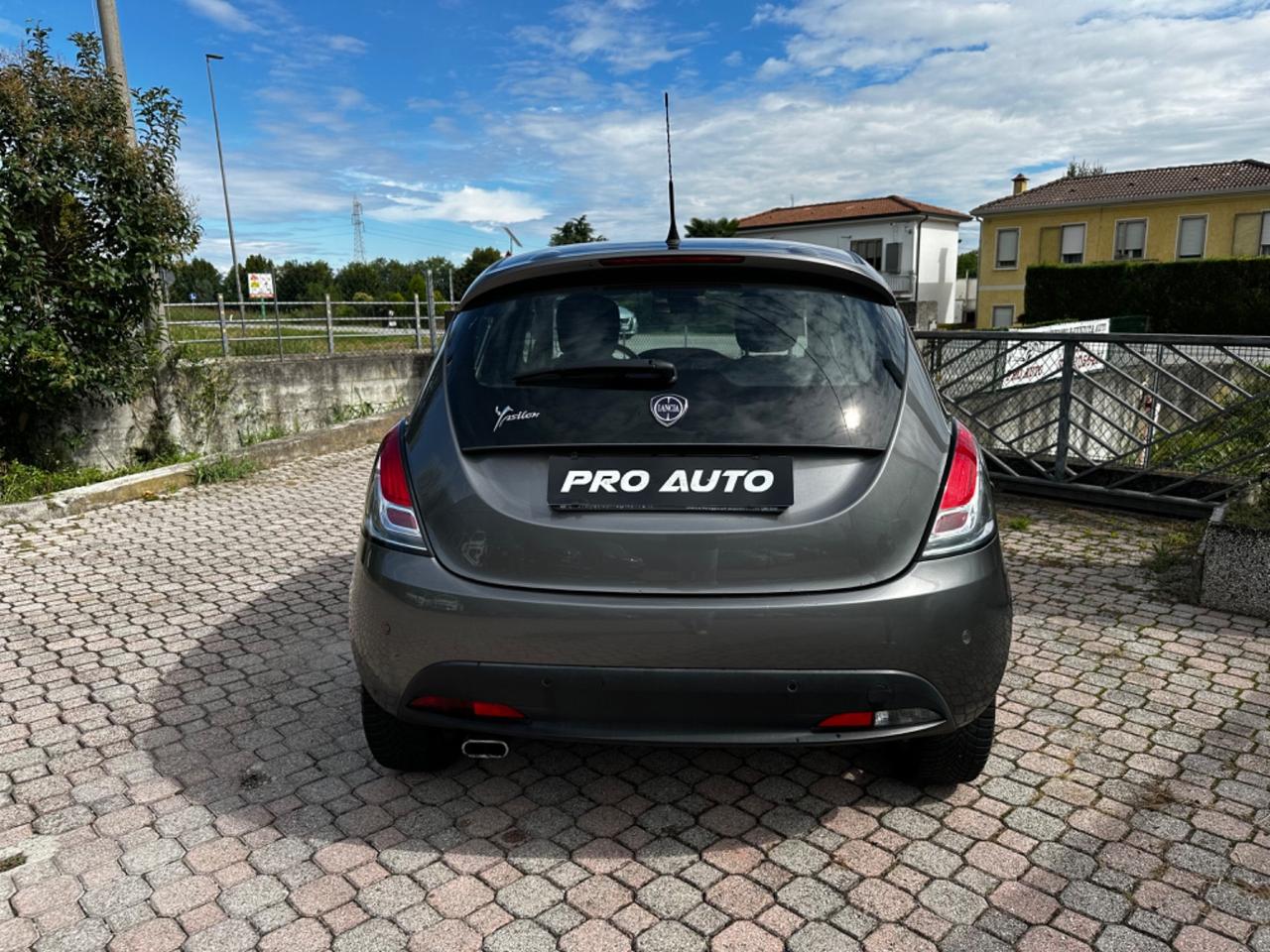 Lancia Ypsilon 0.9 TwinAir 85 CV 5 porte S&S DFN Gold